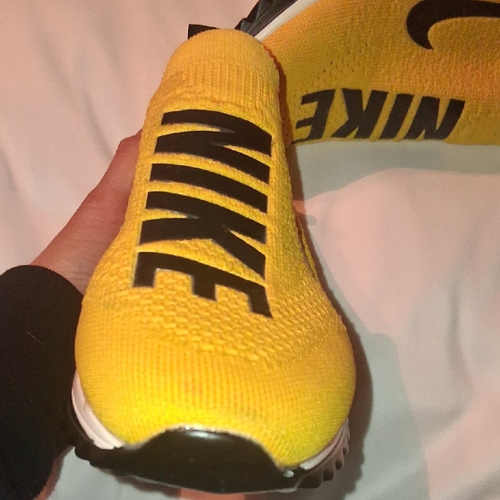 Nike Womens Yellow and Black Slip-On Sneakers a NWOT - Picture 7 of 10